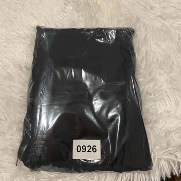 Girlfriend Collective Compressive High-Rise Legging in Black Medium - Picture 9 of 9